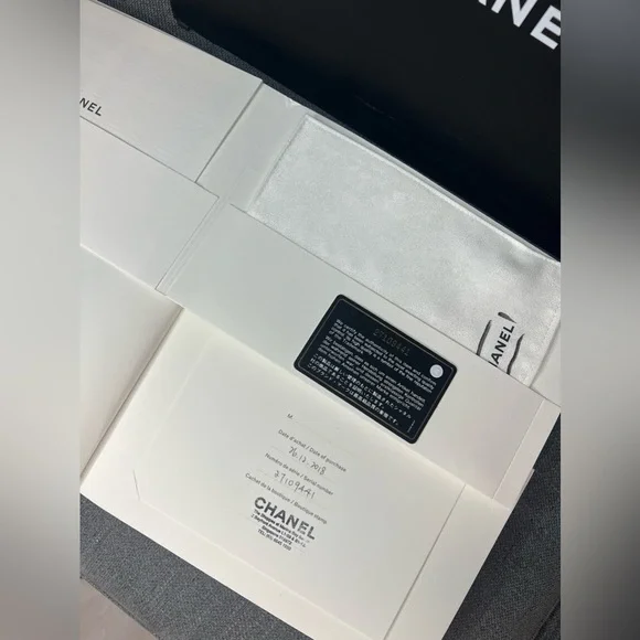 CHANEL classic double flap JUMBO caviar NAVY leather bag - Picture 12 of 16